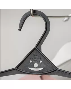 Вешалка-плечики для верхней одежды, размер 40-42, цвет МИКС арт. СМЛ-174929-1-СМЛ0004330148