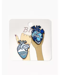 Значки-неразлучники "Сердца" бэст фрэндс, цвет бело-голубой в чёрном металле арт. СМЛ-187335-1-СМЛ0007044598